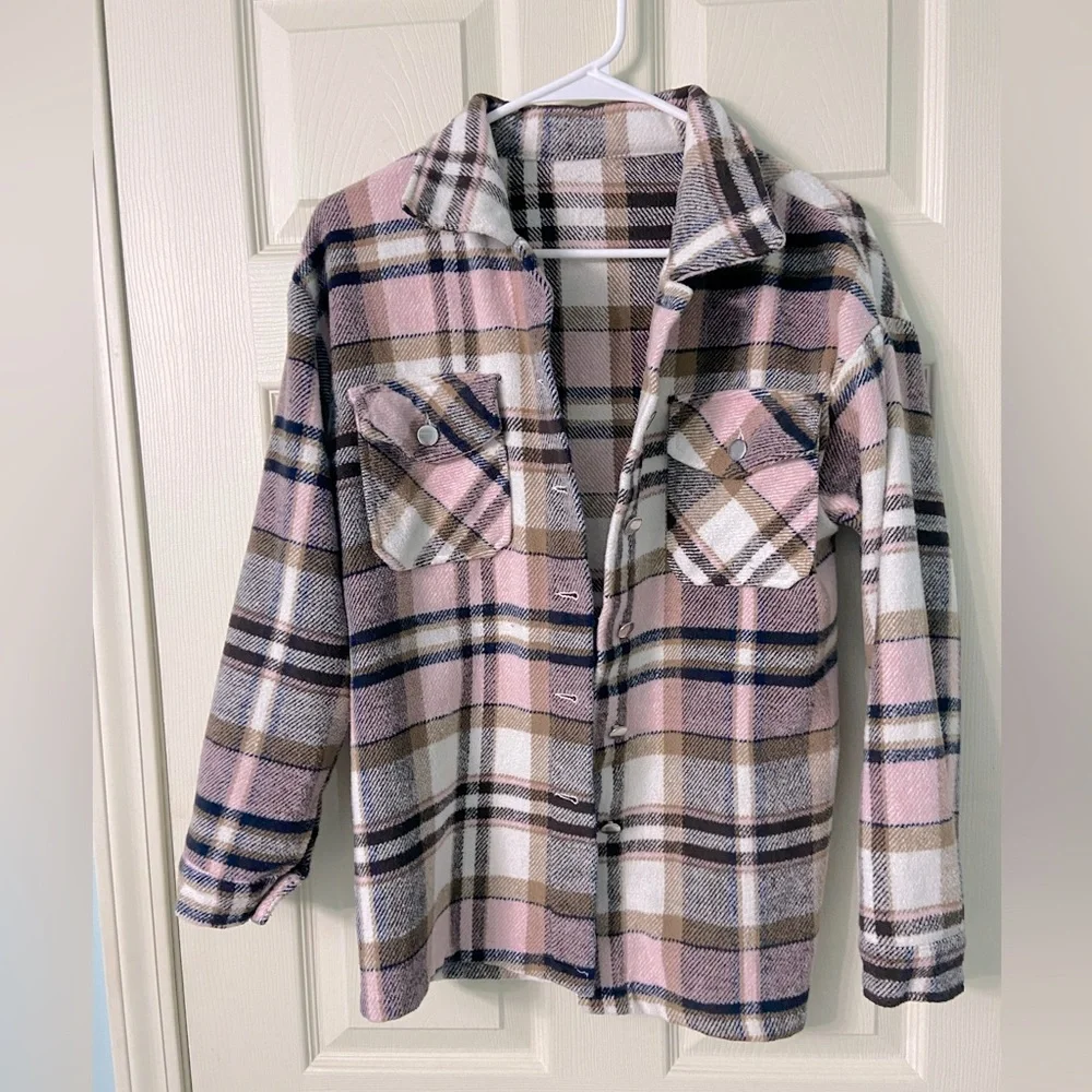 Shacket - Picture 1 of 2
